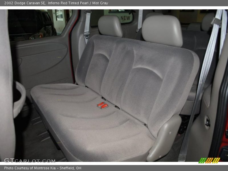 Inferno Red Tinted Pearl / Mist Gray 2002 Dodge Caravan SE