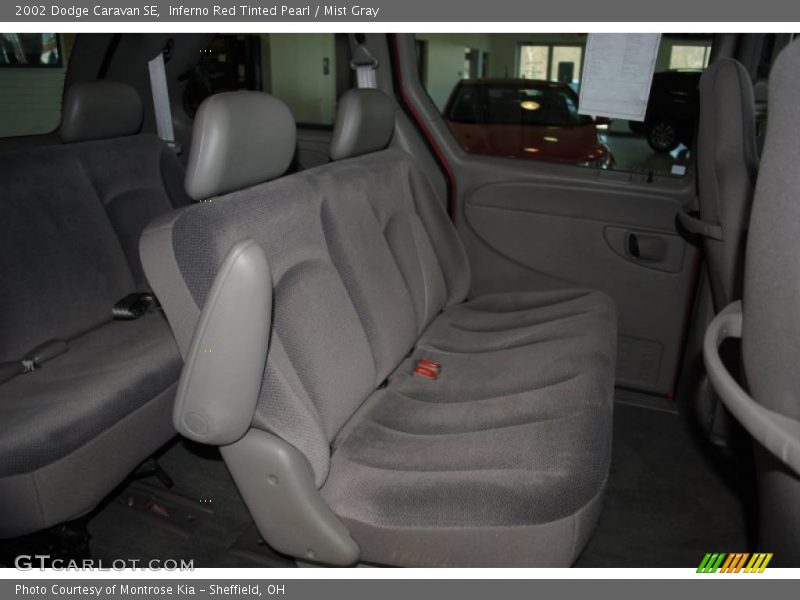 Inferno Red Tinted Pearl / Mist Gray 2002 Dodge Caravan SE