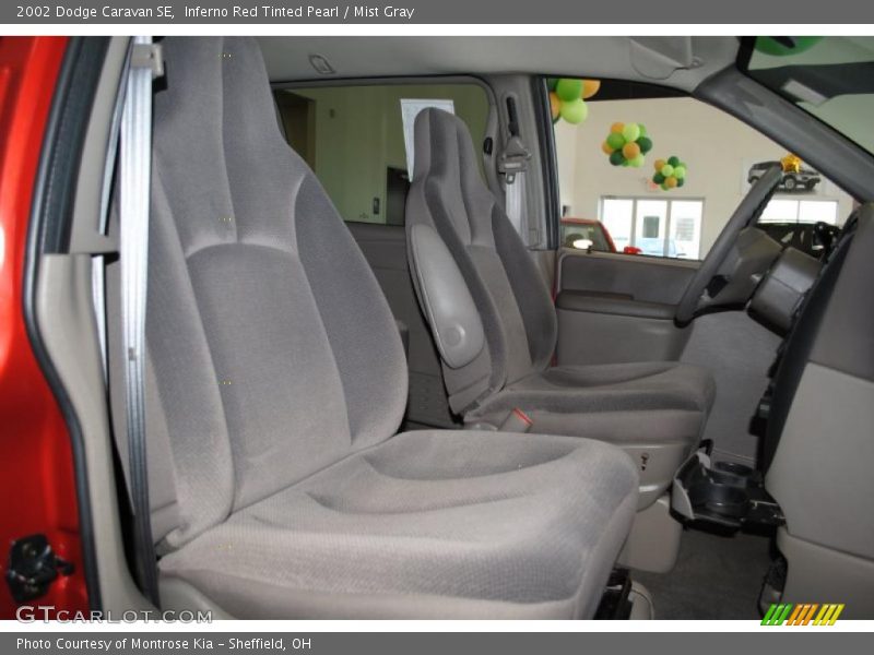 Inferno Red Tinted Pearl / Mist Gray 2002 Dodge Caravan SE