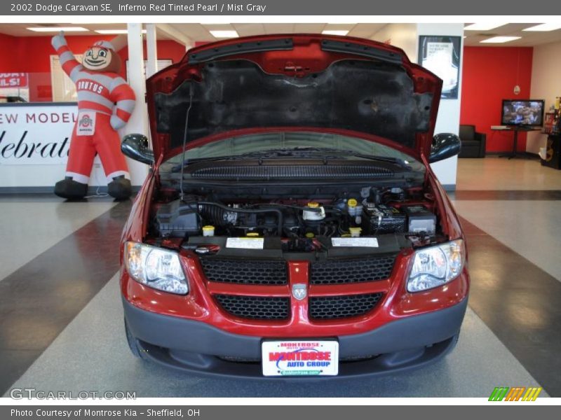 Inferno Red Tinted Pearl / Mist Gray 2002 Dodge Caravan SE