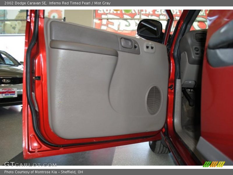 Inferno Red Tinted Pearl / Mist Gray 2002 Dodge Caravan SE