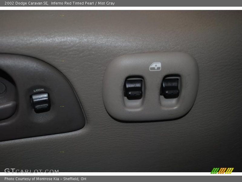 Inferno Red Tinted Pearl / Mist Gray 2002 Dodge Caravan SE