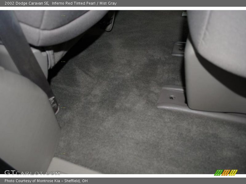 Inferno Red Tinted Pearl / Mist Gray 2002 Dodge Caravan SE
