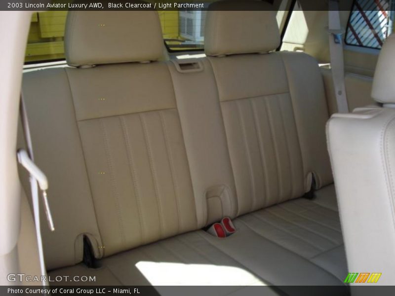Black Clearcoat / Light Parchment 2003 Lincoln Aviator Luxury AWD