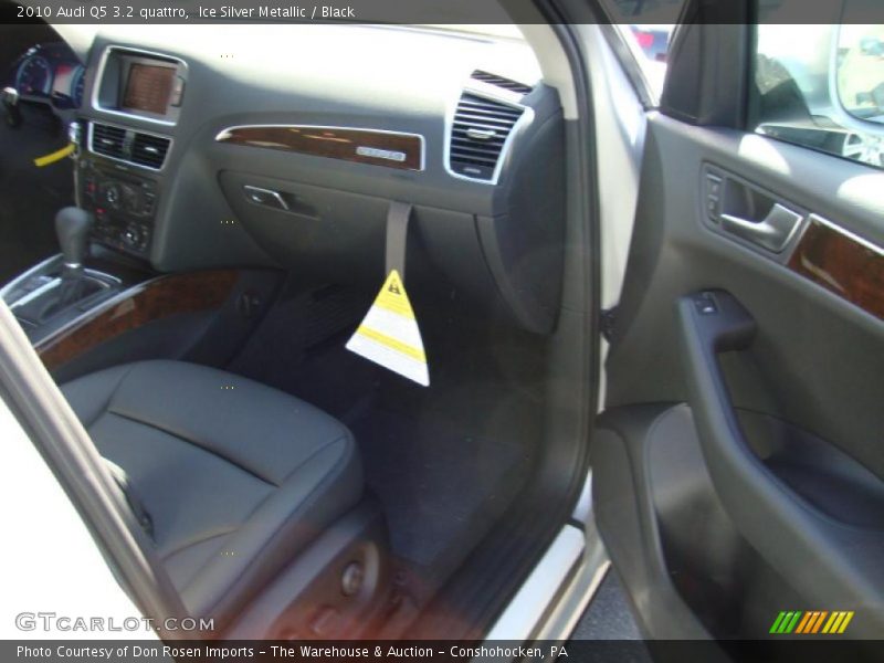 Ice Silver Metallic / Black 2010 Audi Q5 3.2 quattro