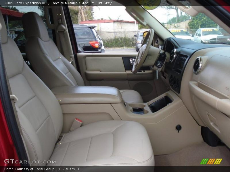 Redfire Metallic / Medium Flint Grey 2005 Ford Expedition XLT
