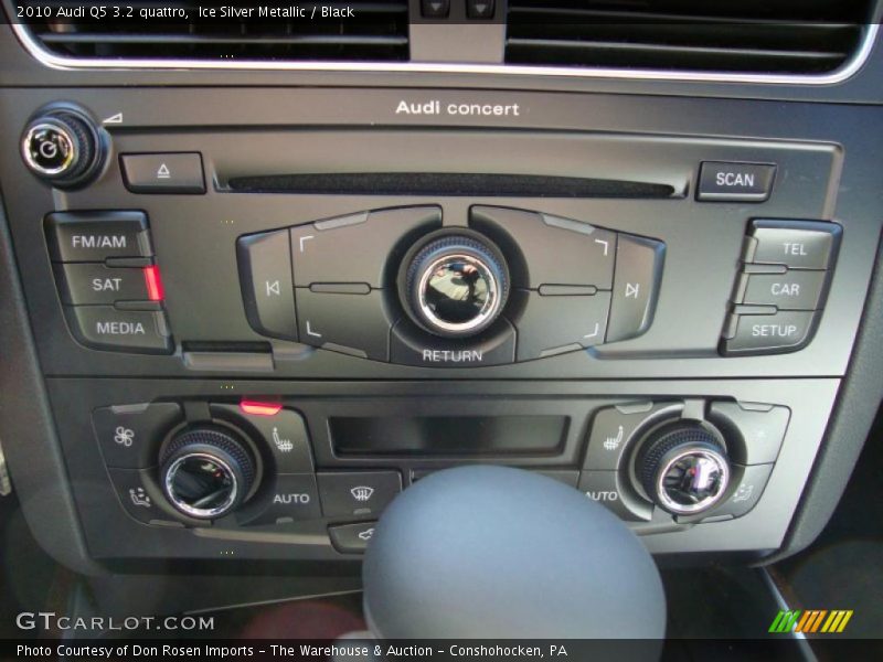 Ice Silver Metallic / Black 2010 Audi Q5 3.2 quattro