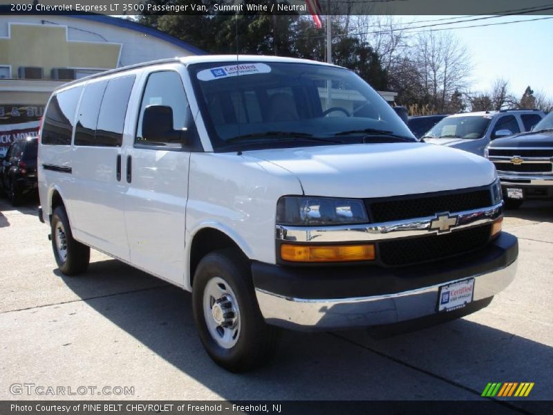 Summit White / Neutral 2009 Chevrolet Express LT 3500 Passenger Van