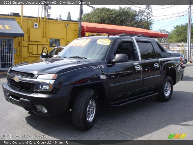 Onyx Black / Graphite 2002 Chevrolet Avalanche 2500 4WD