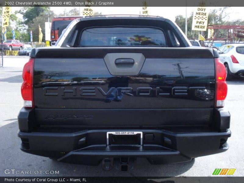 Onyx Black / Graphite 2002 Chevrolet Avalanche 2500 4WD