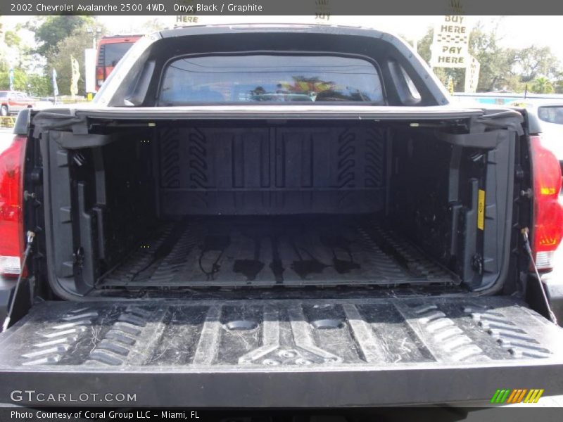 Onyx Black / Graphite 2002 Chevrolet Avalanche 2500 4WD
