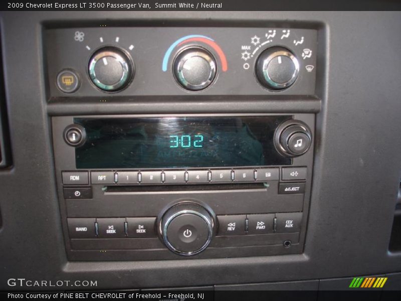 Summit White / Neutral 2009 Chevrolet Express LT 3500 Passenger Van