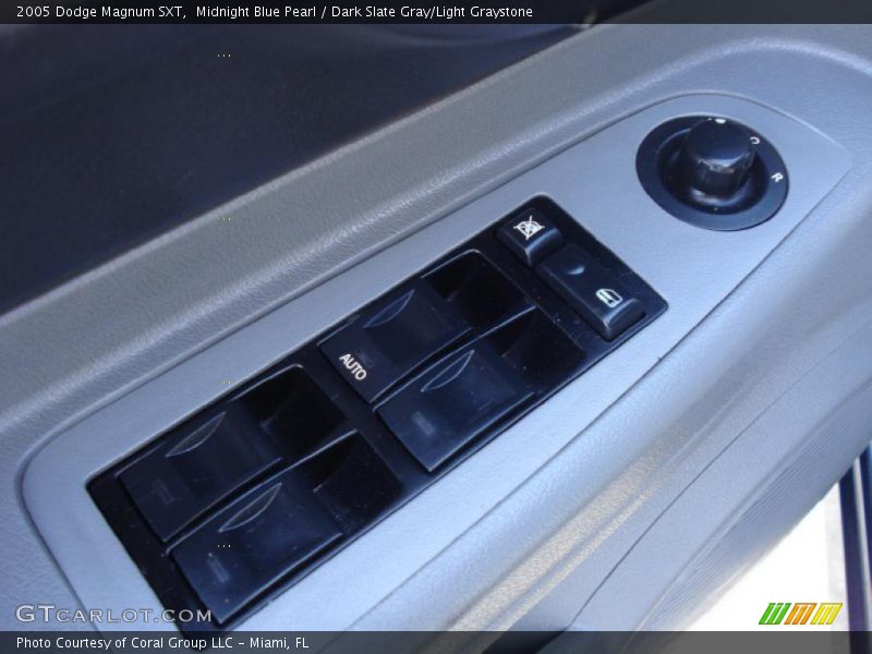 Midnight Blue Pearl / Dark Slate Gray/Light Graystone 2005 Dodge Magnum SXT