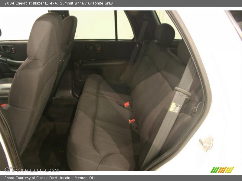 Summit White / Graphite Gray 2004 Chevrolet Blazer LS 4x4