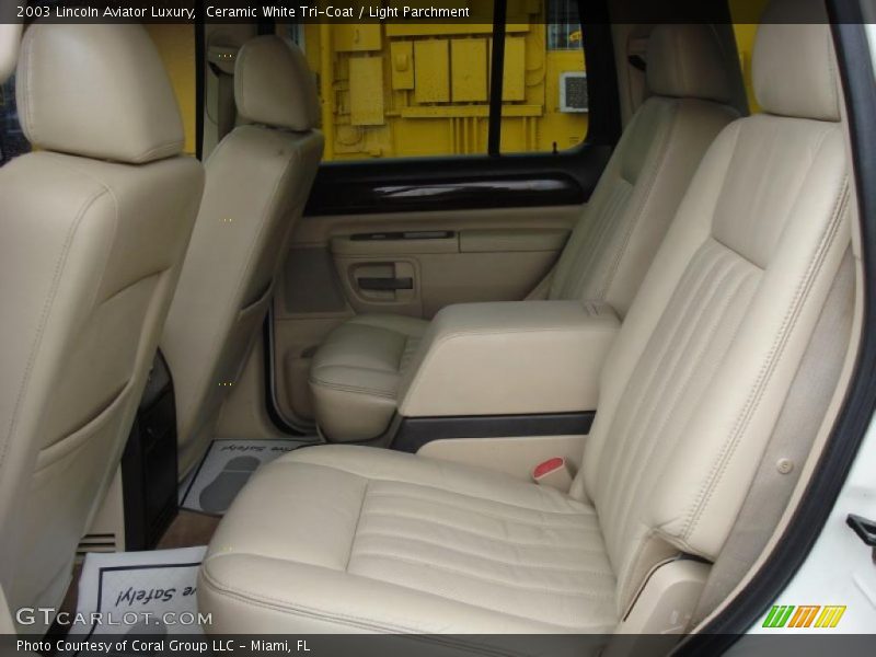 Ceramic White Tri-Coat / Light Parchment 2003 Lincoln Aviator Luxury