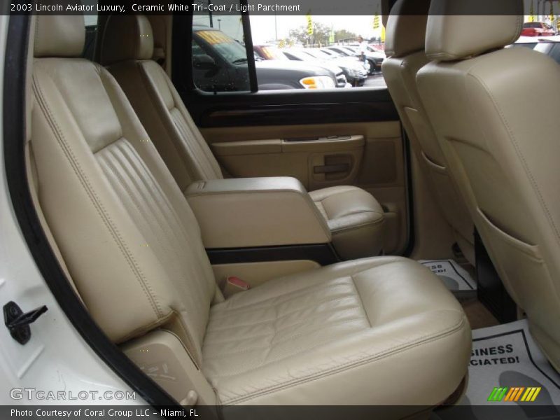 Ceramic White Tri-Coat / Light Parchment 2003 Lincoln Aviator Luxury