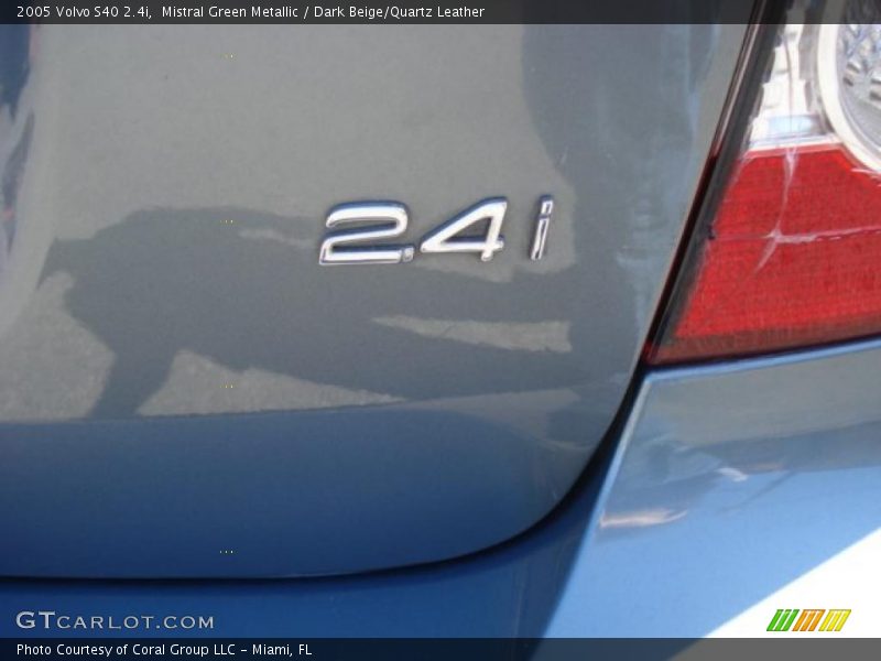 Mistral Green Metallic / Dark Beige/Quartz Leather 2005 Volvo S40 2.4i