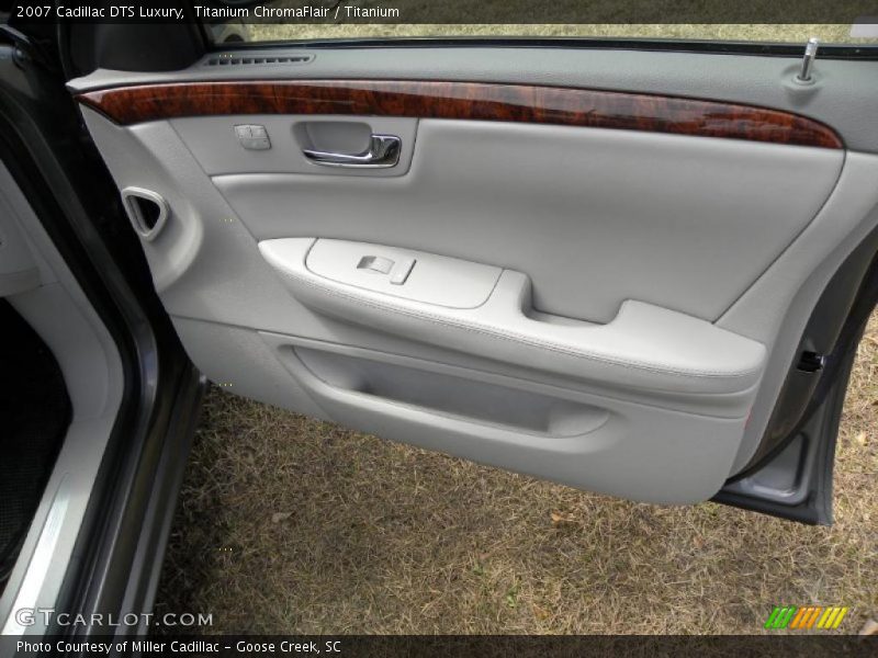 Titanium ChromaFlair / Titanium 2007 Cadillac DTS Luxury