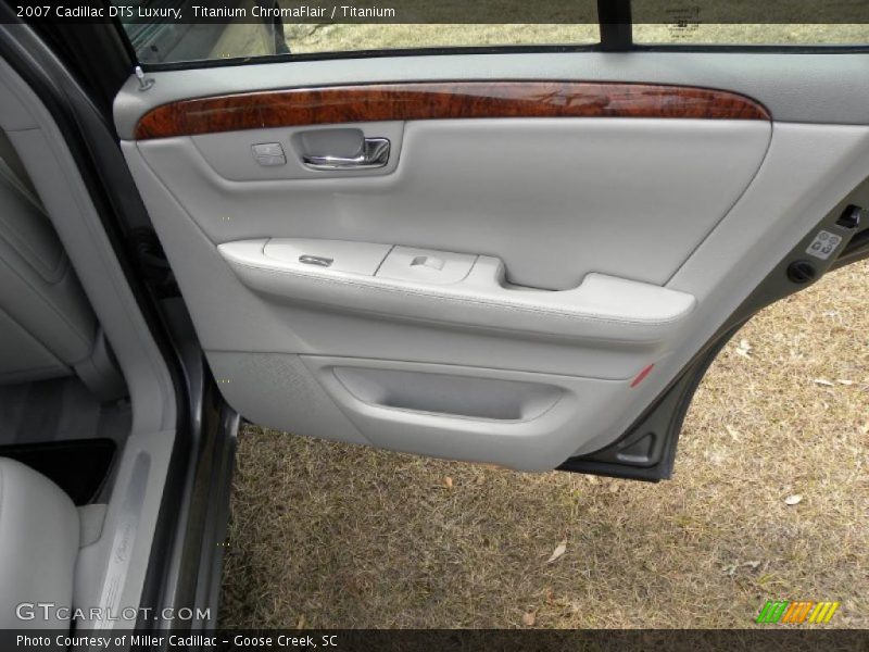 Titanium ChromaFlair / Titanium 2007 Cadillac DTS Luxury