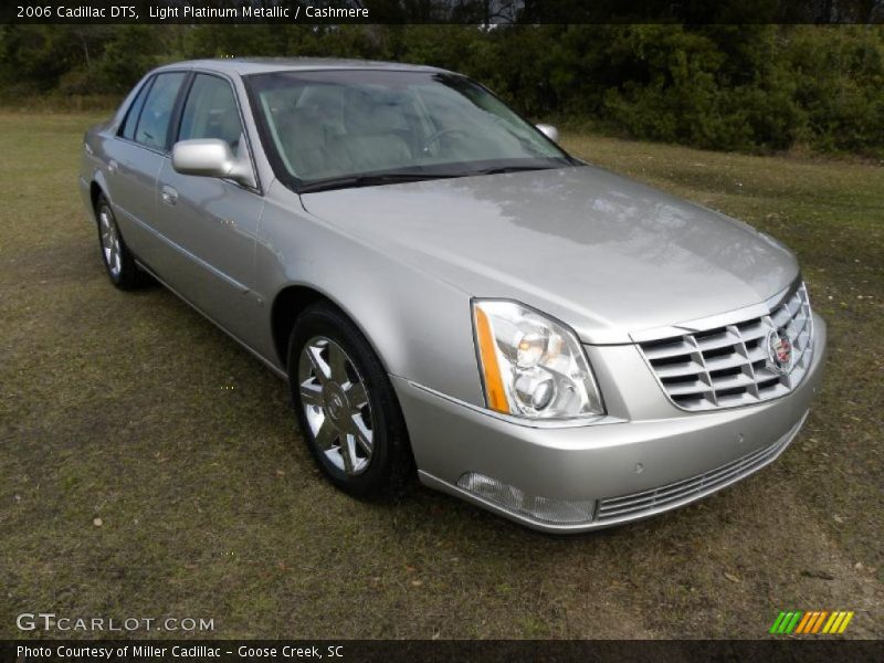 Light Platinum Metallic / Cashmere 2006 Cadillac DTS