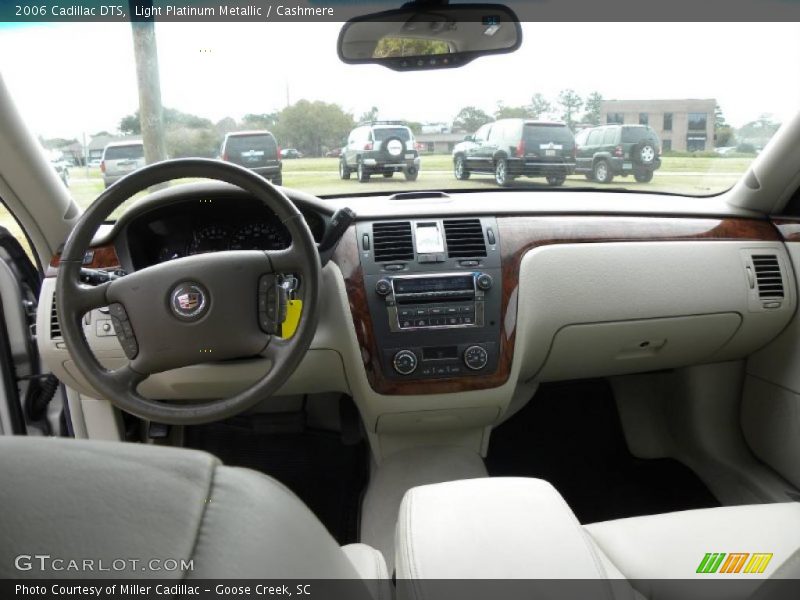 Light Platinum Metallic / Cashmere 2006 Cadillac DTS