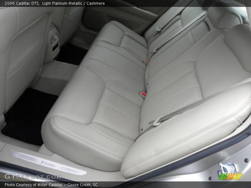 Light Platinum Metallic / Cashmere 2006 Cadillac DTS