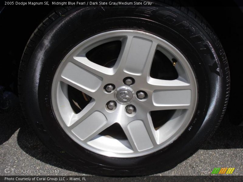 Midnight Blue Pearl / Dark Slate Gray/Medium Slate Gray 2005 Dodge Magnum SE