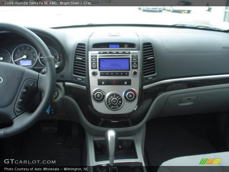 Bright Silver / Gray 2009 Hyundai Santa Fe SE 4WD