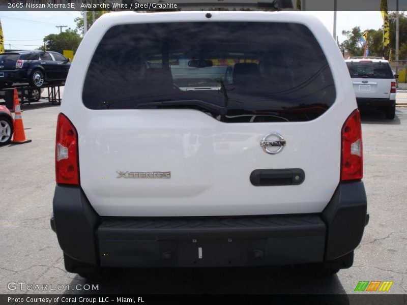 Avalanche White / Steel/Graphite 2005 Nissan Xterra SE