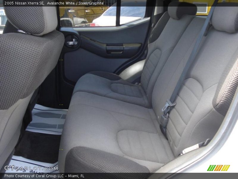 Avalanche White / Steel/Graphite 2005 Nissan Xterra SE
