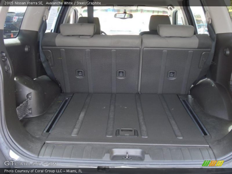 Avalanche White / Steel/Graphite 2005 Nissan Xterra SE