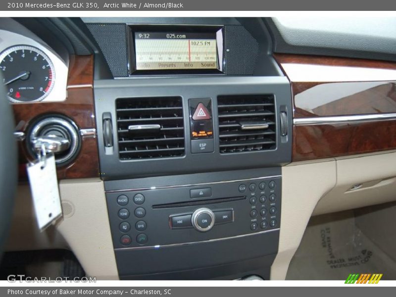 Arctic White / Almond/Black 2010 Mercedes-Benz GLK 350