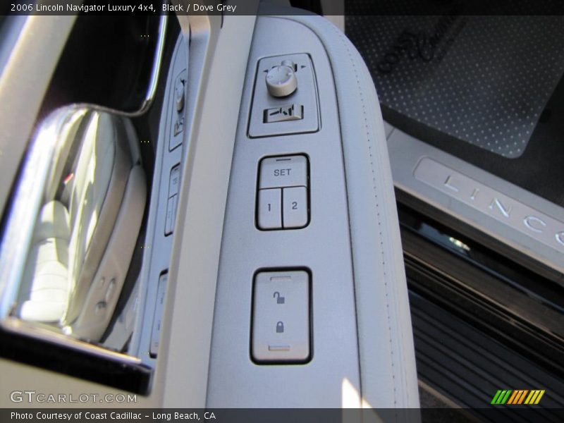 Black / Dove Grey 2006 Lincoln Navigator Luxury 4x4