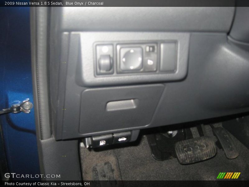 Blue Onyx / Charcoal 2009 Nissan Versa 1.8 S Sedan