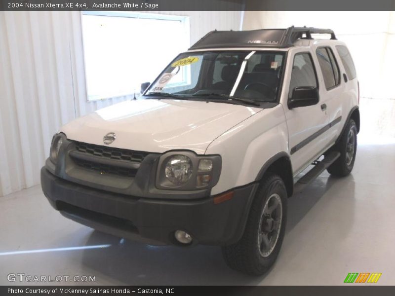Avalanche White / Sage 2004 Nissan Xterra XE 4x4