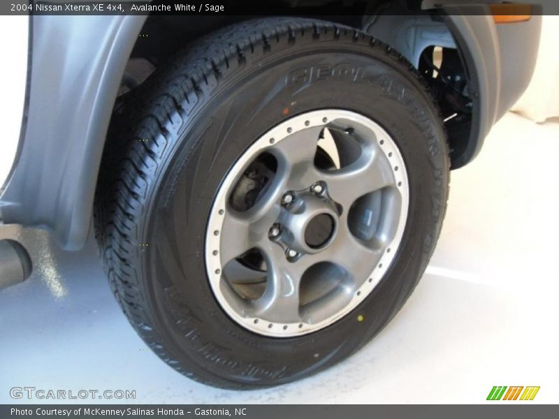 Avalanche White / Sage 2004 Nissan Xterra XE 4x4