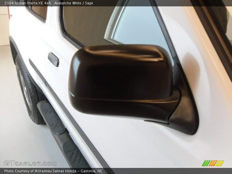 Avalanche White / Sage 2004 Nissan Xterra XE 4x4