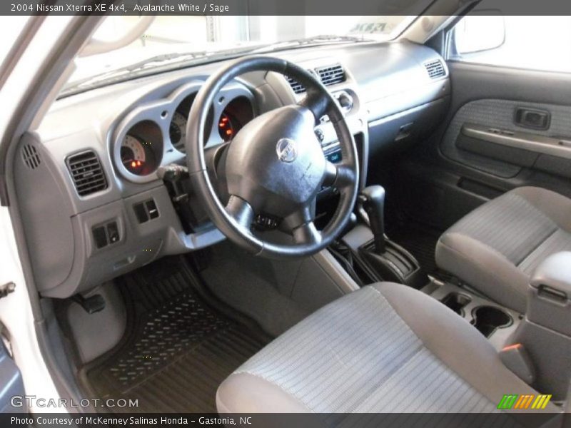 Avalanche White / Sage 2004 Nissan Xterra XE 4x4