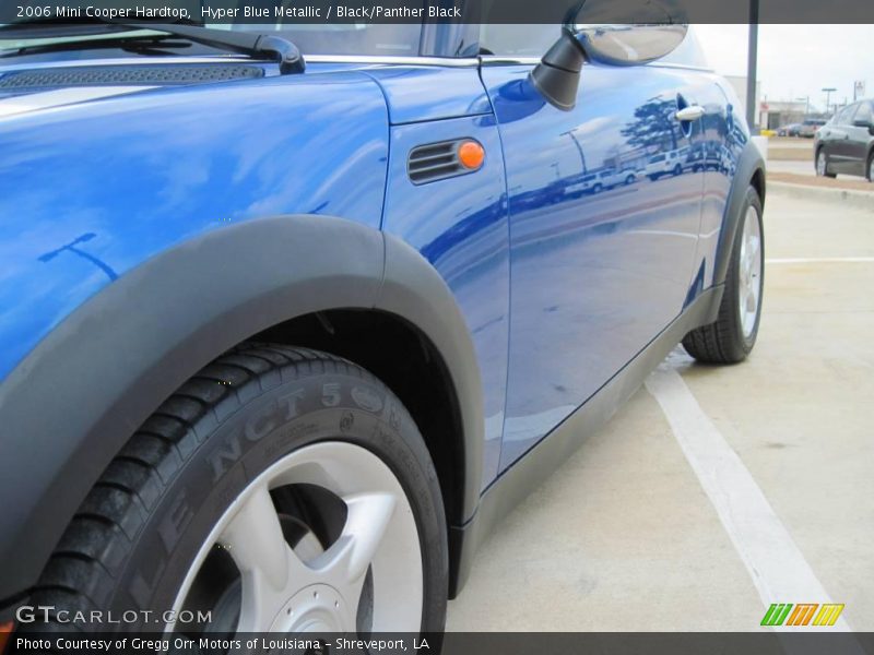 Hyper Blue Metallic / Black/Panther Black 2006 Mini Cooper Hardtop