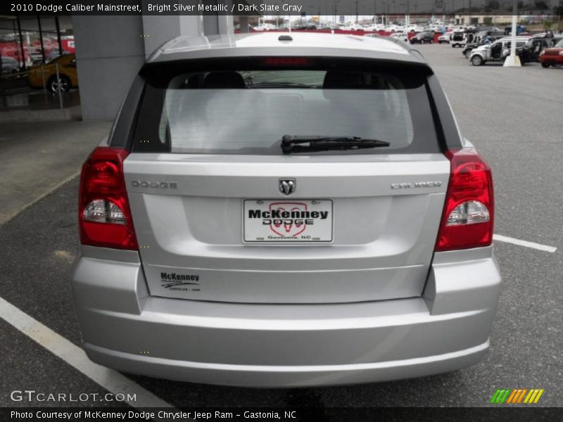 Bright Silver Metallic / Dark Slate Gray 2010 Dodge Caliber Mainstreet