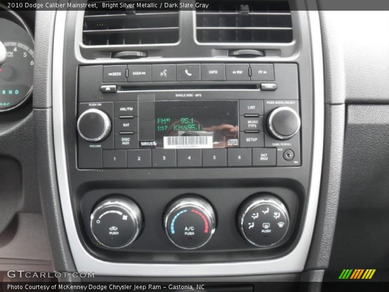 Bright Silver Metallic / Dark Slate Gray 2010 Dodge Caliber Mainstreet