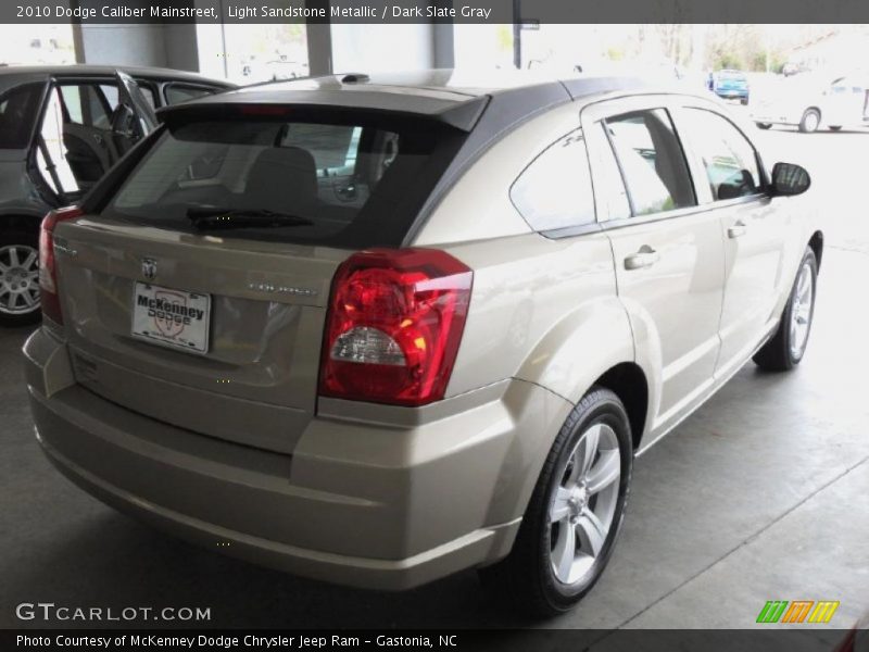 Light Sandstone Metallic / Dark Slate Gray 2010 Dodge Caliber Mainstreet