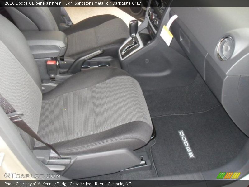 Light Sandstone Metallic / Dark Slate Gray 2010 Dodge Caliber Mainstreet