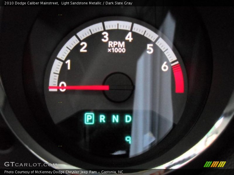 Light Sandstone Metallic / Dark Slate Gray 2010 Dodge Caliber Mainstreet