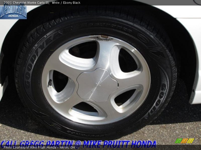White / Ebony Black 2001 Chevrolet Monte Carlo SS