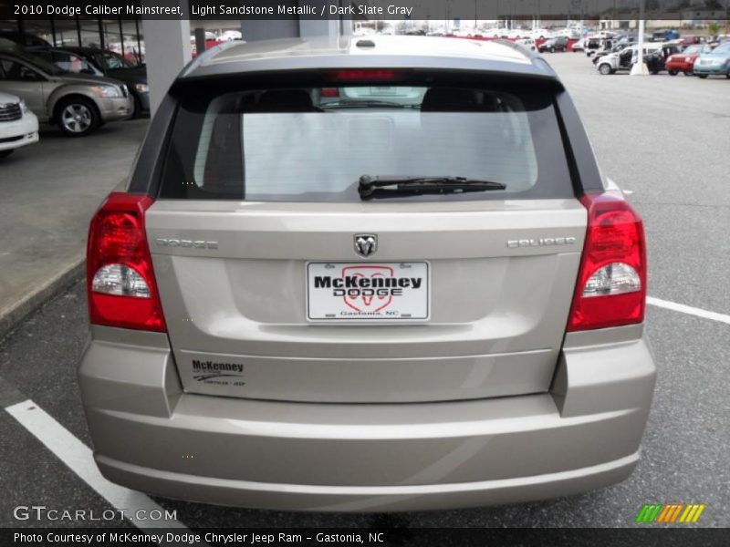 Light Sandstone Metallic / Dark Slate Gray 2010 Dodge Caliber Mainstreet