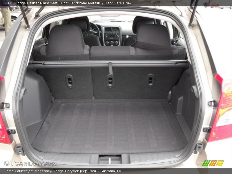 Light Sandstone Metallic / Dark Slate Gray 2010 Dodge Caliber Mainstreet