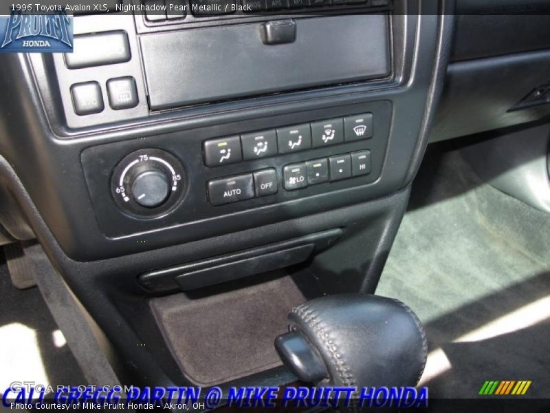 Nightshadow Pearl Metallic / Black 1996 Toyota Avalon XLS