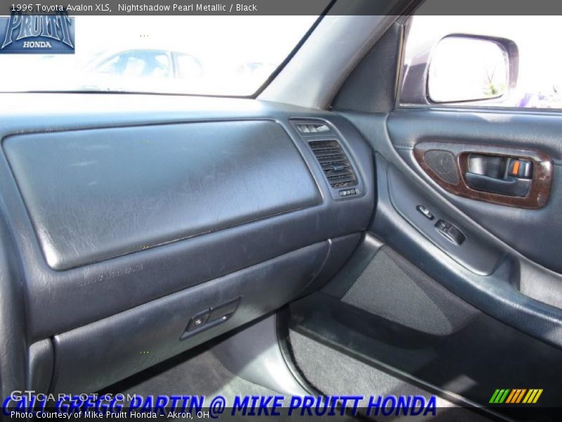 Nightshadow Pearl Metallic / Black 1996 Toyota Avalon XLS