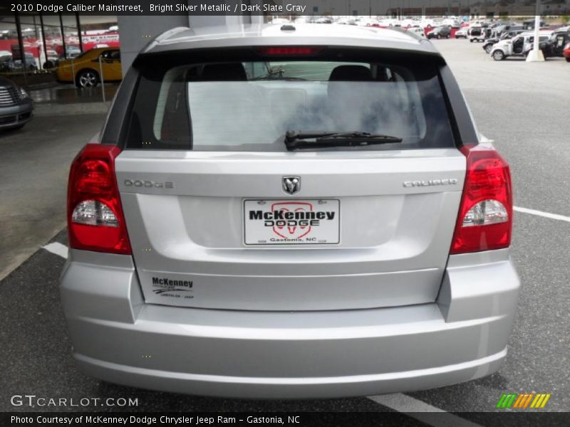 Bright Silver Metallic / Dark Slate Gray 2010 Dodge Caliber Mainstreet